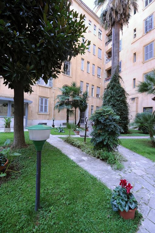 La Grotta Di Tiberio B&B Rome Bagian luar foto